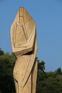 EMBRACE<br><br>ZEITZEUGE HOLZ Eppstein 2021<br>Master Wood Sculptor Symposium