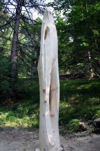 MUTTER ERDE, STEHEND<br><br>IV. Internationales Bildhauer Symposium<br>"Art in the forest"<br>in Sauze d'Oulx/ Italien